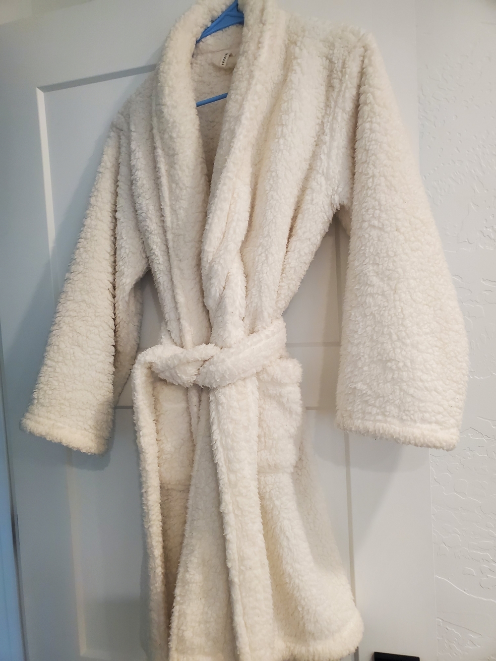 Pottery Barn Womens Cream Sherpa Robe